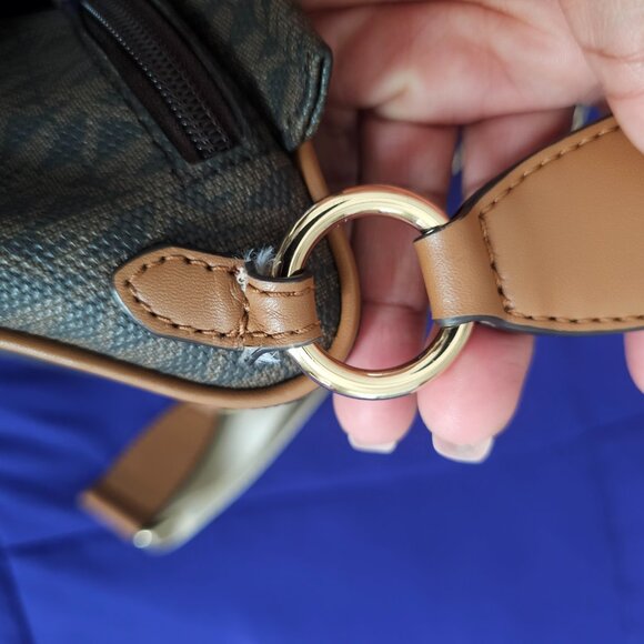 Slater Medium Signature Logo Sling Pack - Picture 6 of 10